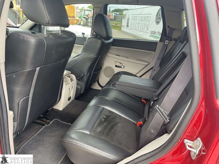 2009-jeep-grand-cherokee-image-16