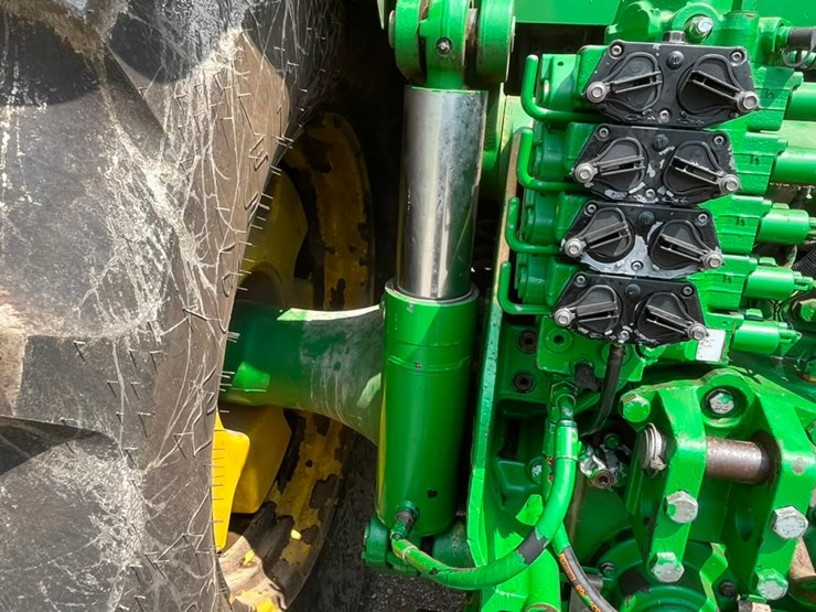 john-deere-8330-image-48