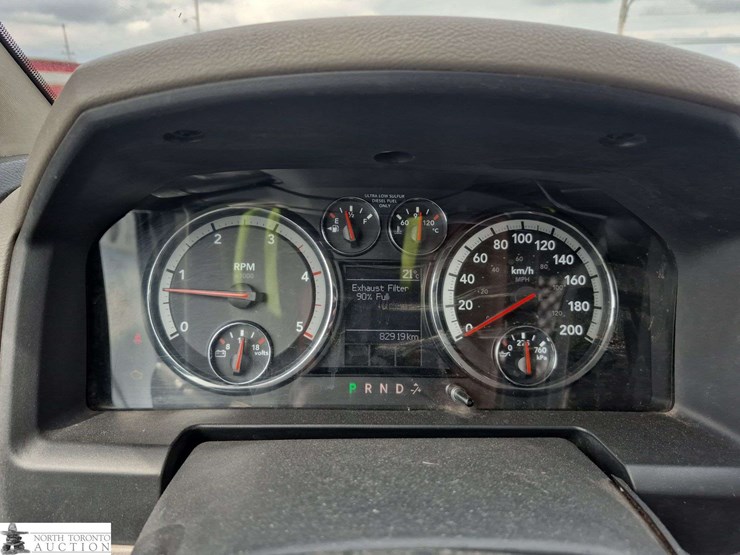 2012-dodge-3500-image-14