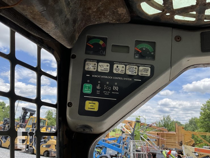 2003-bobcat-t250-image-16