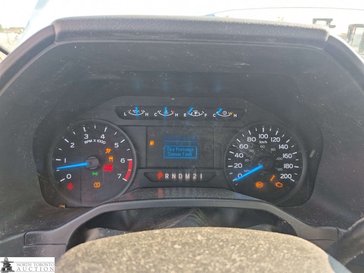 2017-ford-f350-image-15