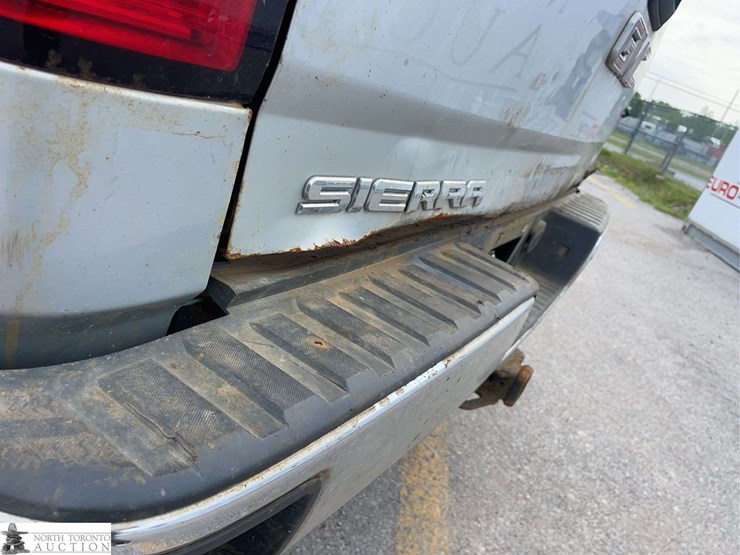 2014-gmc-sierra-1500-image-31