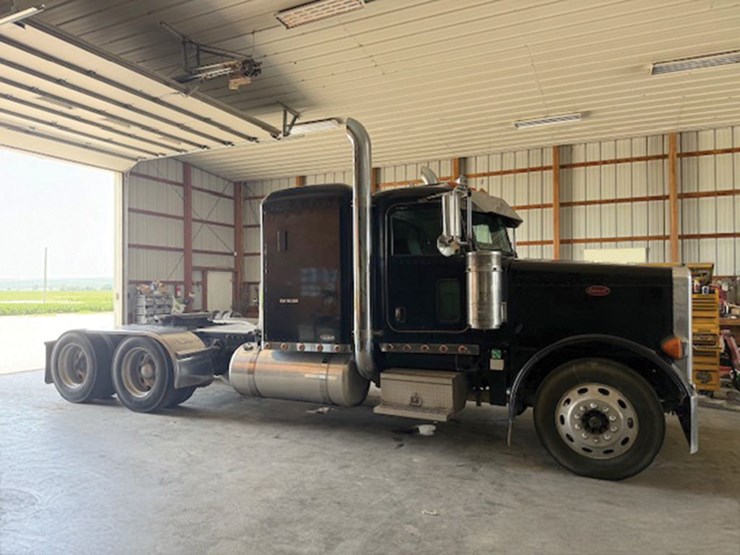 2007-peterbilt-379-image-2