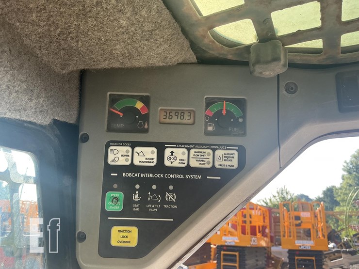 2005-bobcat-s300-image-13