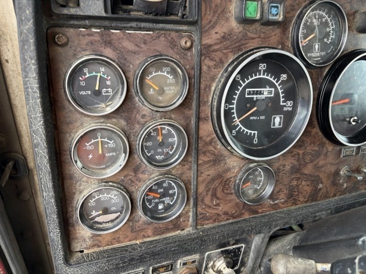 1991-kenworth-tri-axle-dump-truck-image-32