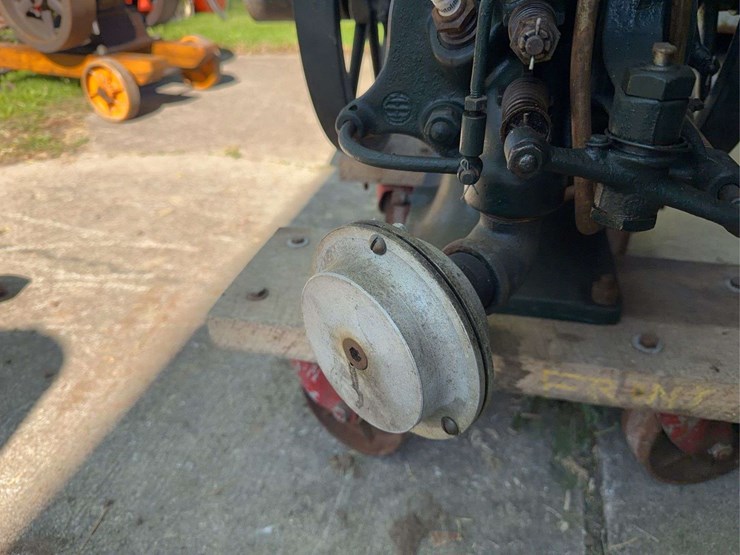 mccormick-deering-1/2-hp-engine-image-15