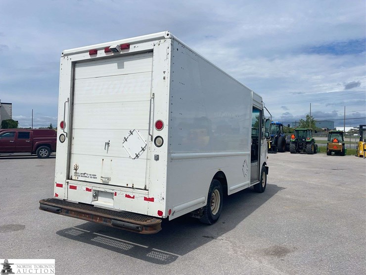 2009-ford-e-series-s/a-step-van-image-5