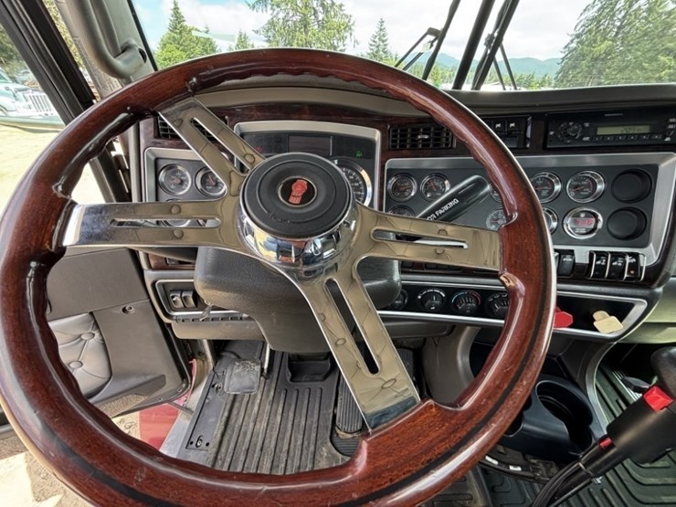 2010-kenworth-t800-image-29