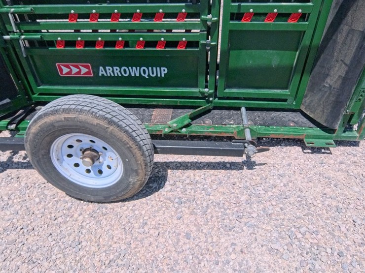#1073-•-2019-arrow-quip-8600-cattle-chute-image-24