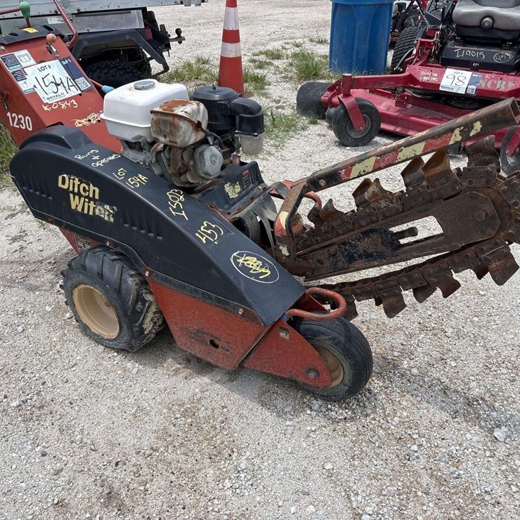 2002 DITCH WITCH 1230H