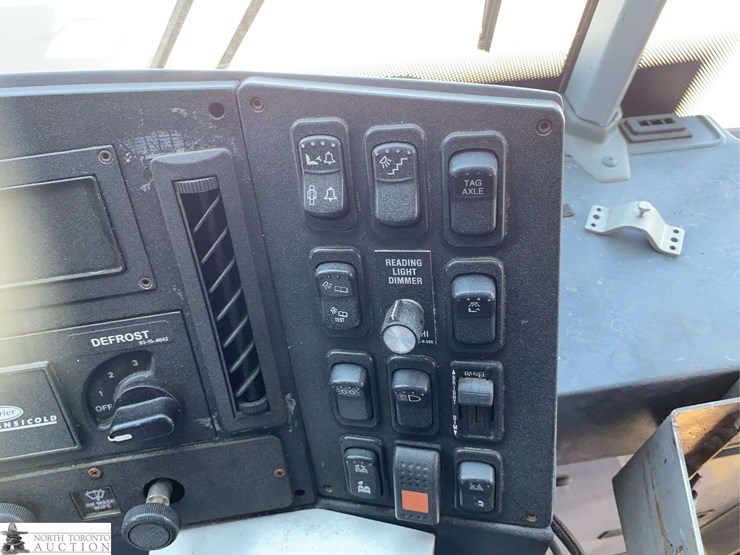 non-operable-2010-motor-coach-industries-d4500-t/a-passenger-wheelchair-accessible-bus-image-15