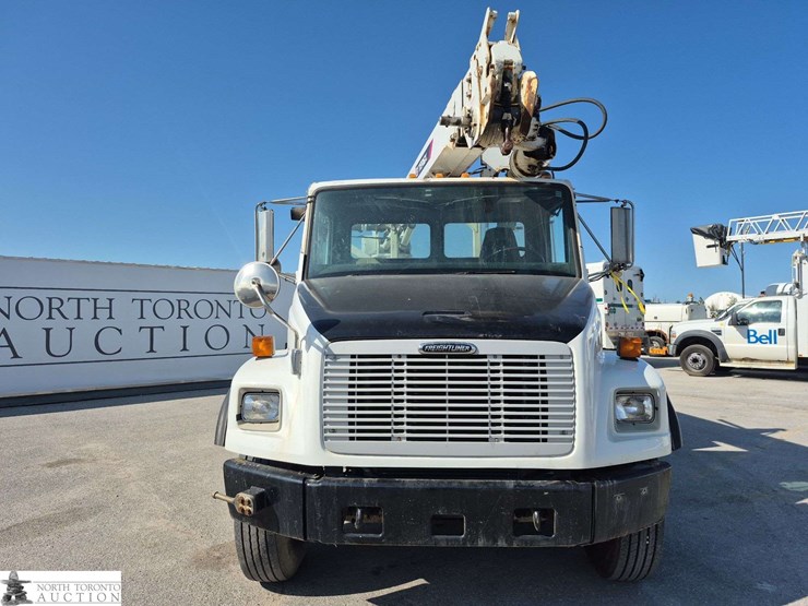 2002-freightliner-fl80-image-2