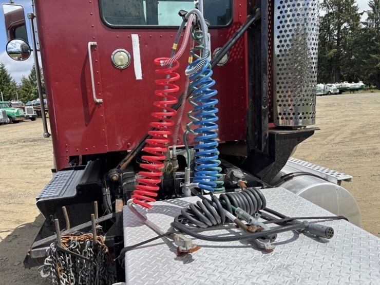 2010-kenworth-t800-image-18