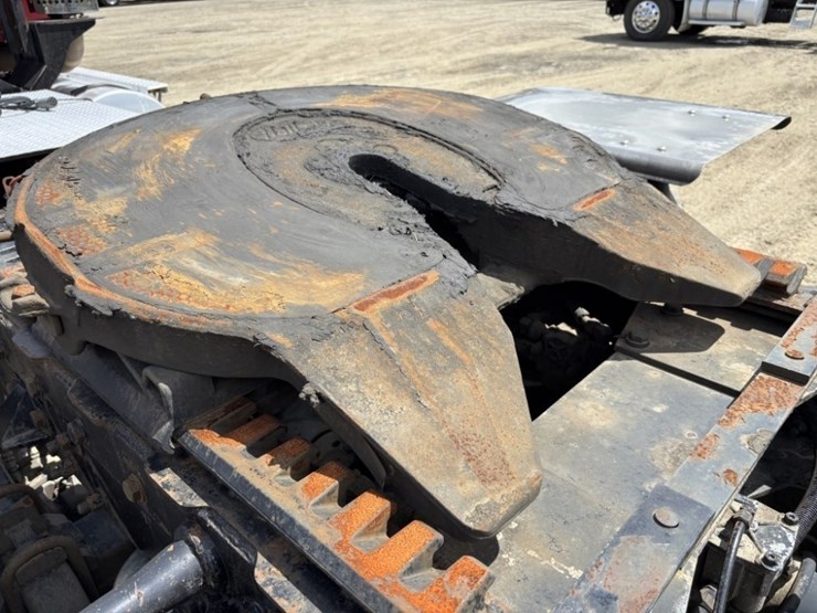2010-kenworth-t800-image-19