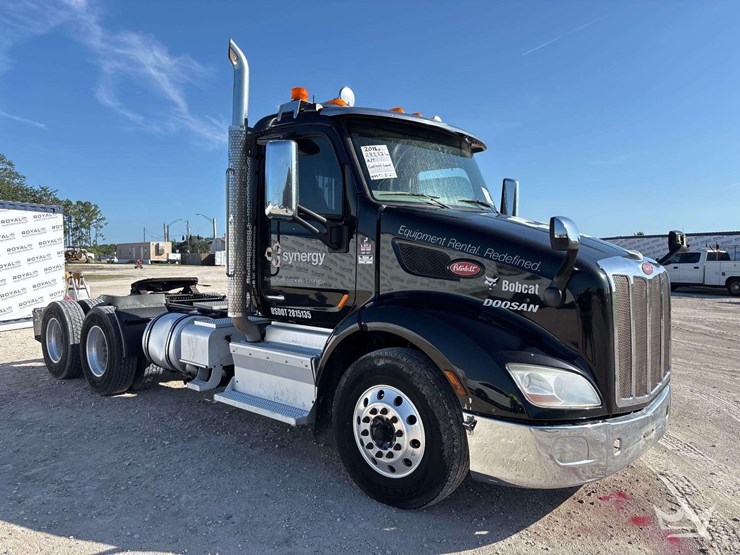 2018-peterbilt-579-image-2