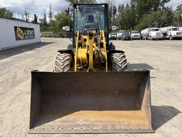 2016-caterpillar-908m-image-8