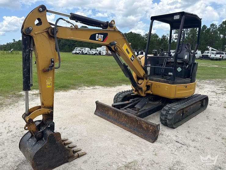 2013-caterpillar-303-image-1