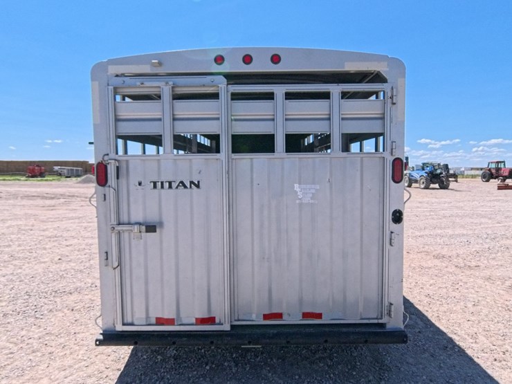 2014-titan-trailer-image-4