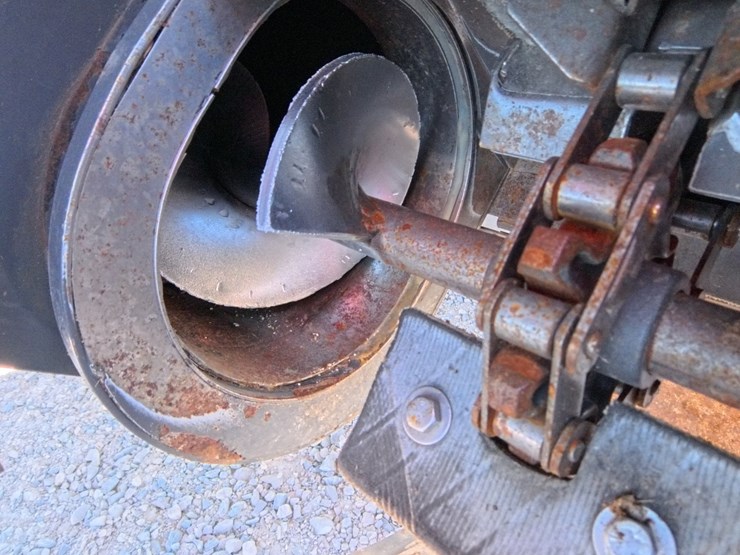 2012-massey-ferguson-9520-image-123