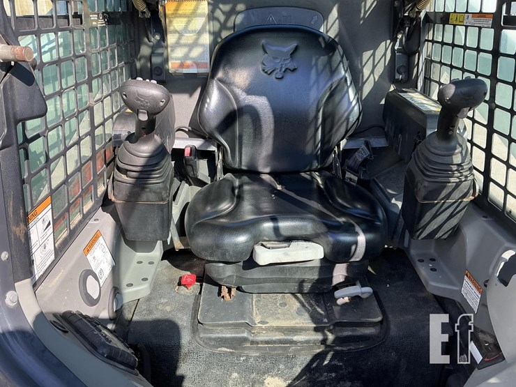 2014-bobcat-s650-image-12