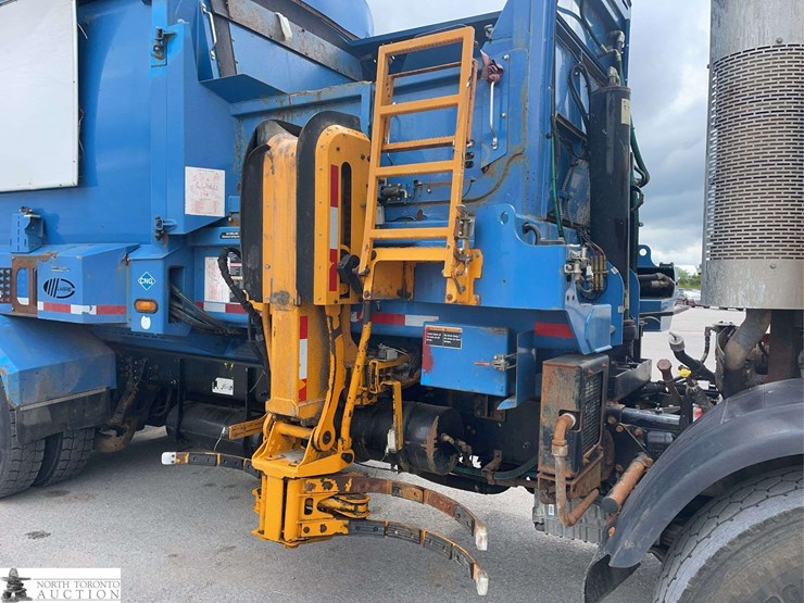 2018-mack-lr633-t/a-refuse-truck-image-24