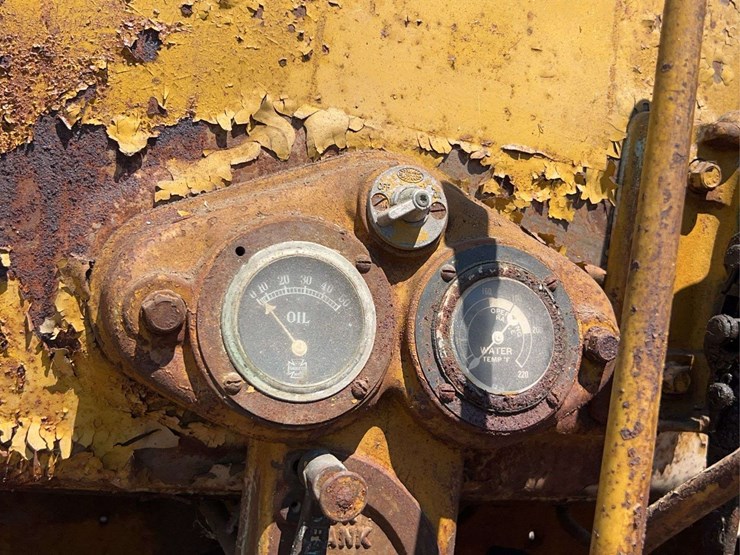 caterpillar-twenty-two-image-20