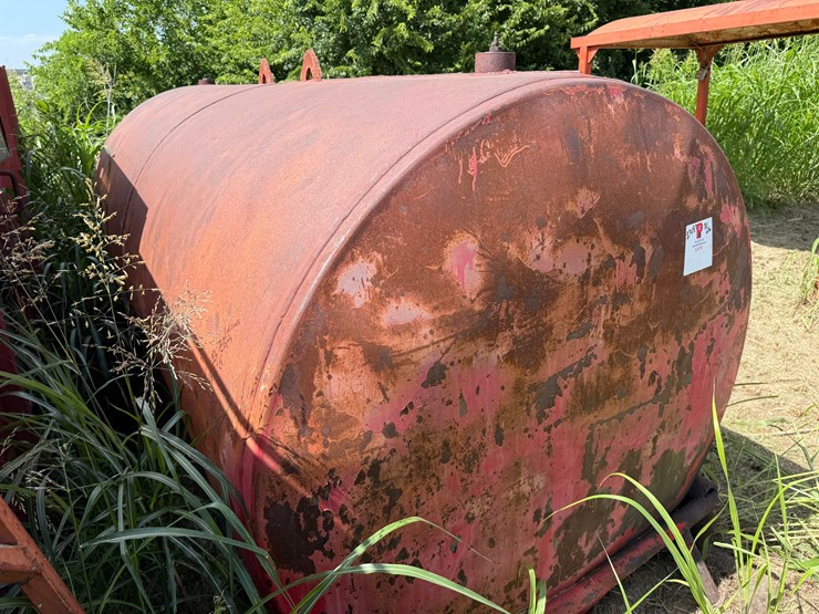 2,700-gallon-fuel-tank-skidded-12.5’l-x-6’dia-image-4