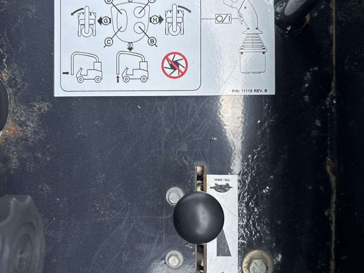 2019-madvac-lr50-ride-on-litter-vacuum-image-59