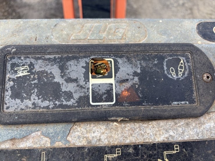 2016-jlg-600aj-image-22
