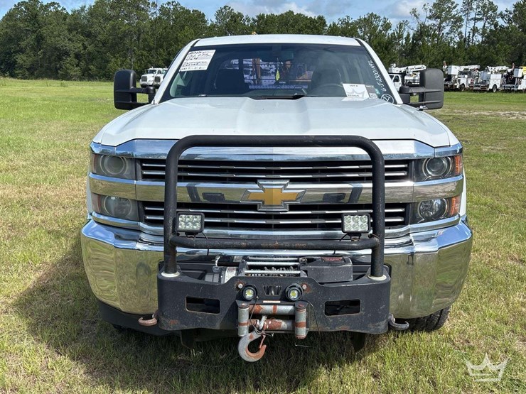 2015-chevrolet-silverado-2500hd-image-46