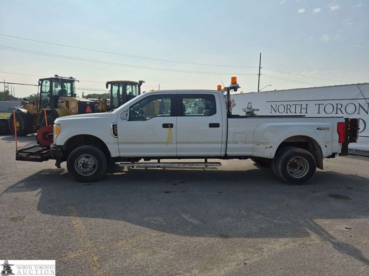2017-ford-f350-image-8