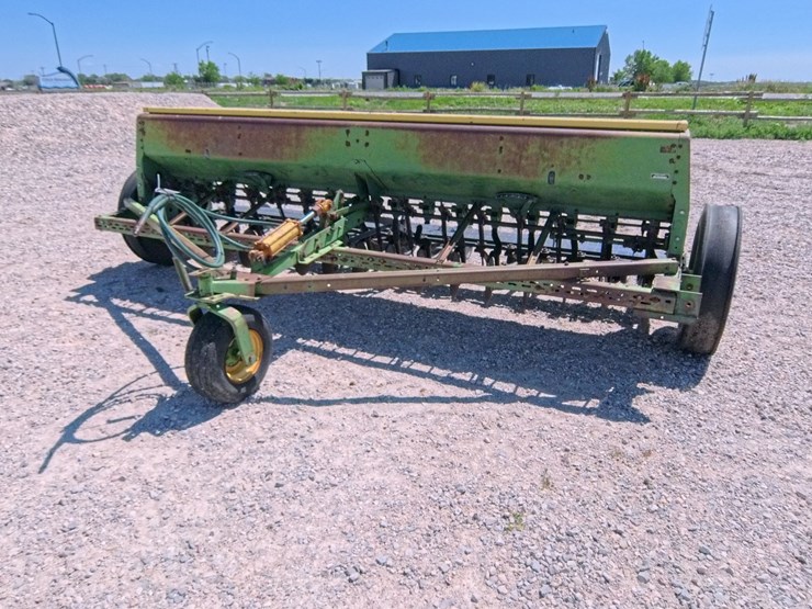 john-deere-8300-image-3