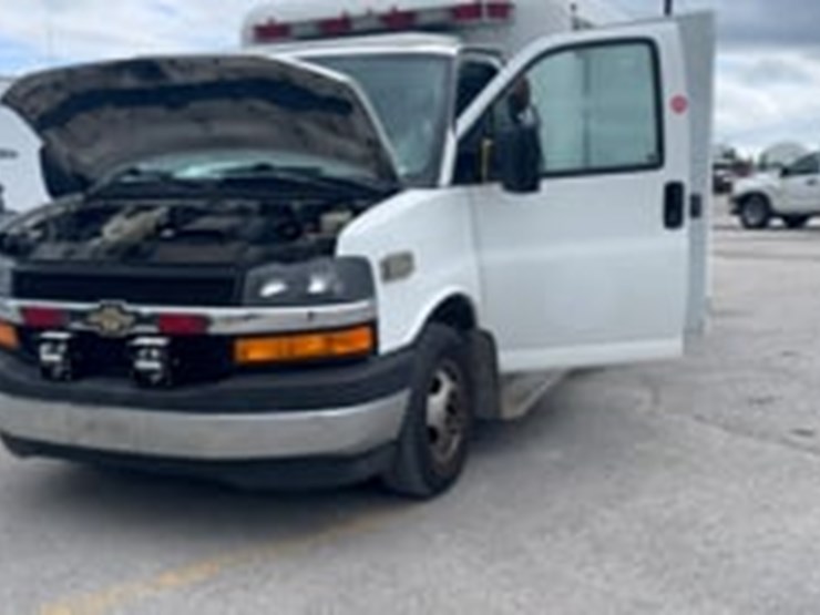2017-chevrolet-express-s/a-cube-van-image-9