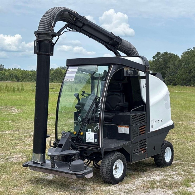 2019 MadVac LR50 Ride-On Litter Vacuum