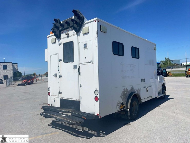 2013-ford-e-series-e-450-sd-s/a-service-truck-image-5