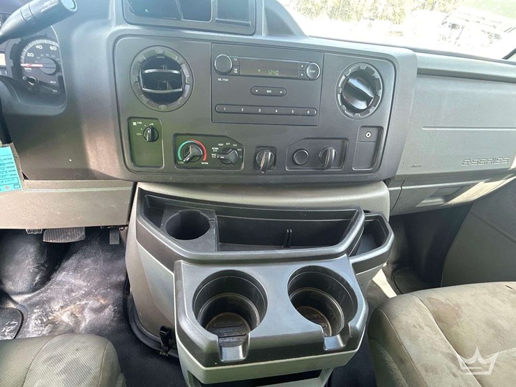 2017-ford-e350-image-19