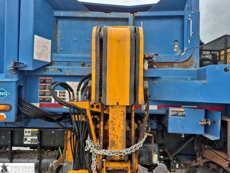 2018-mack-lr633-t/a-refuse-truck-image-32