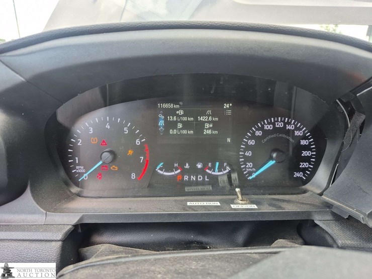 2021-ford-explorer-image-12