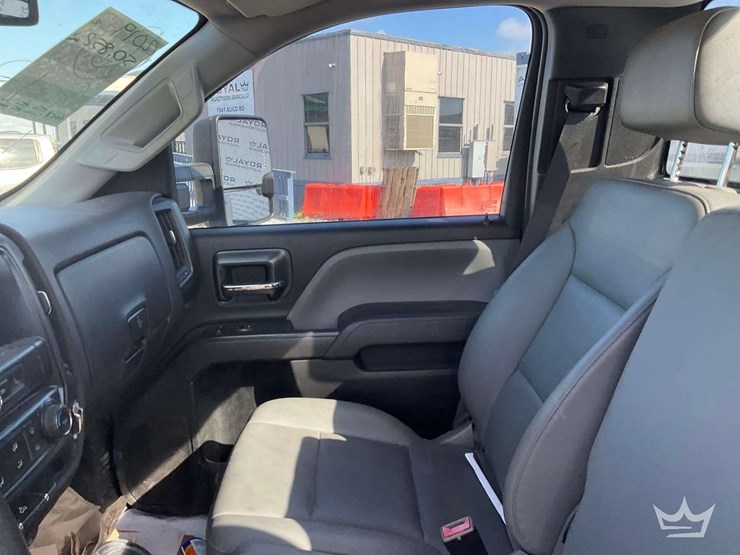 2019-chevrolet-silverado-3500hd-image-13
