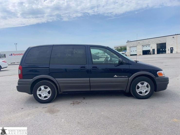2004-pontiac-montana-image-4