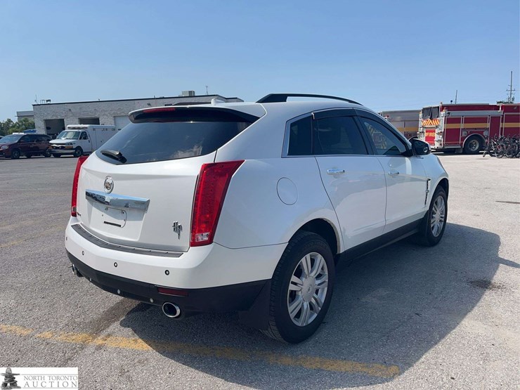 2011-cadillac-srx-image-5