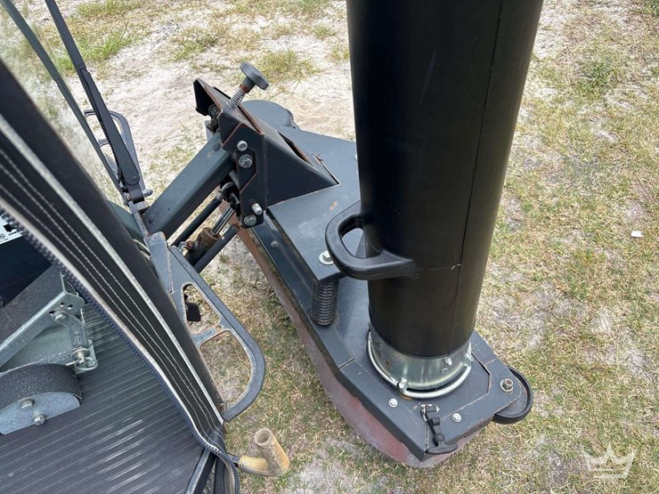 2019-madvac-lr50-ride-on-litter-vacuum-image-23