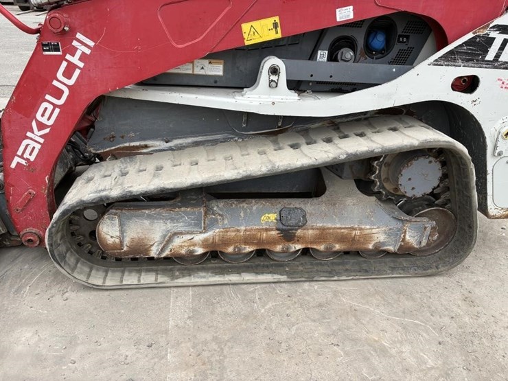 2018-takeuchi-tl12-image-11