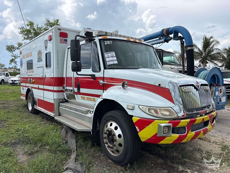 2014-international-durastar-4300-image-2