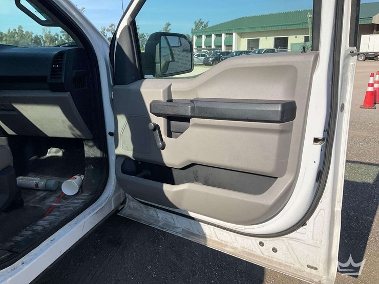 2017-ford-f150-image-18