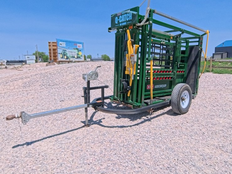 #1073-•-2019-arrow-quip-8600-cattle-chute-image-4