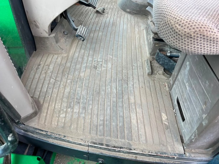 2012-john-deere-9510r-image-33