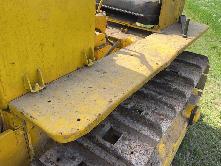 caterpillar-r4-image-38