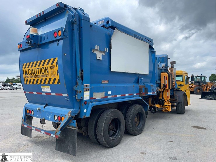 2018-mack-lr633-t/a-refuse-truck-image-5