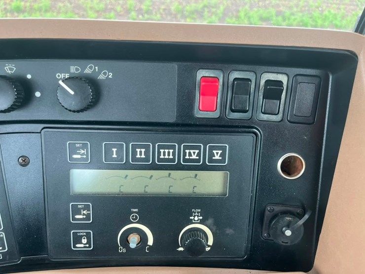 john-deere-8300-image-22
